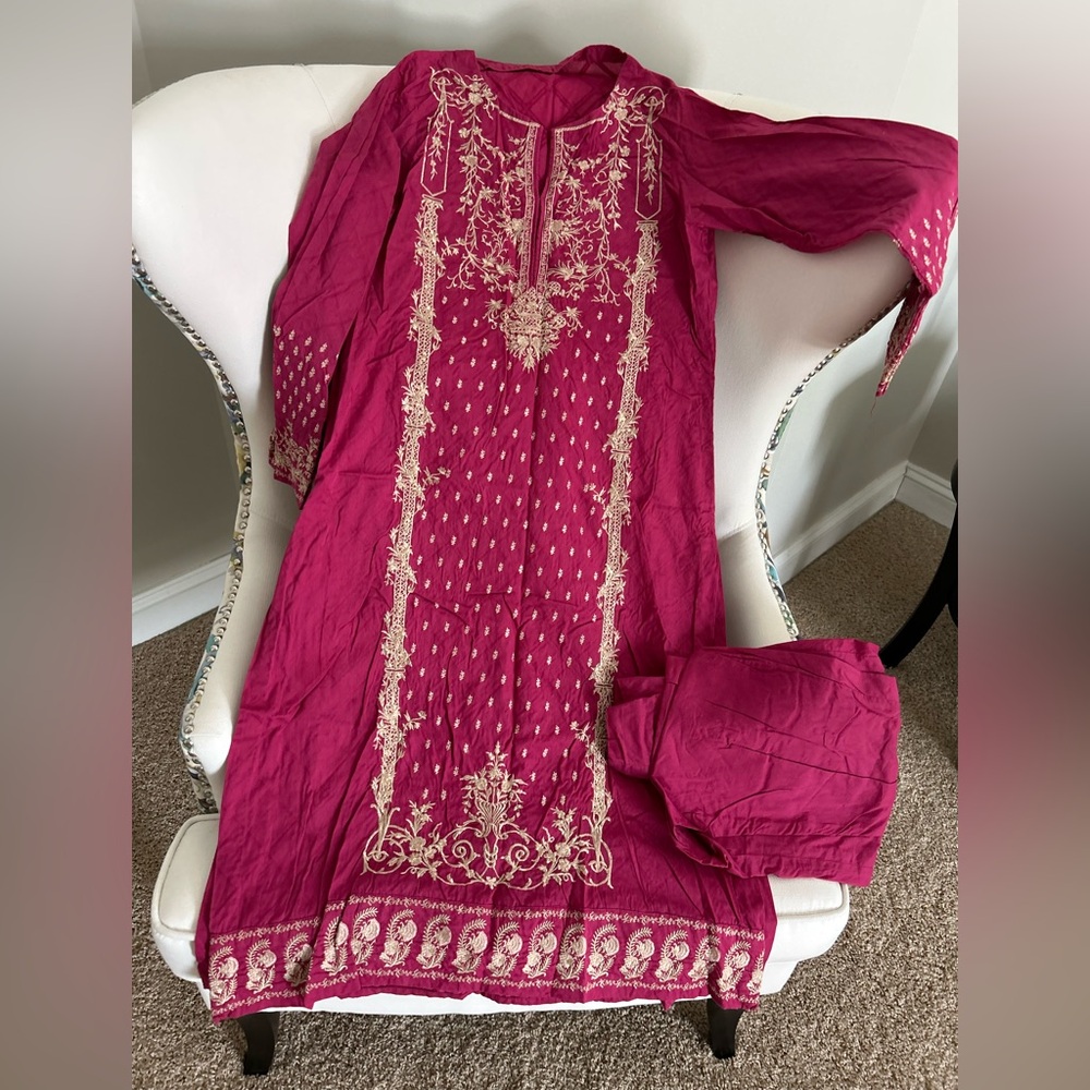 Embroidered Magenta Kurta Set